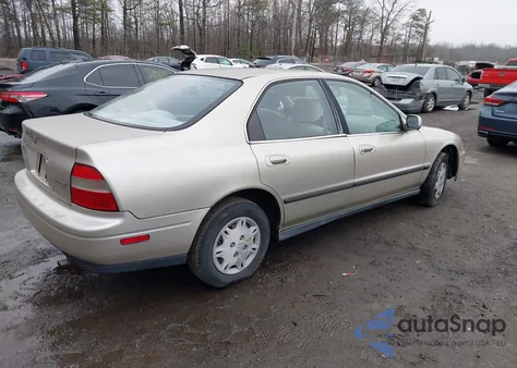 1995 Honda Accord Lx/Ex z USA, uszkodzony, nr VIN 1HGCD5637SA043961